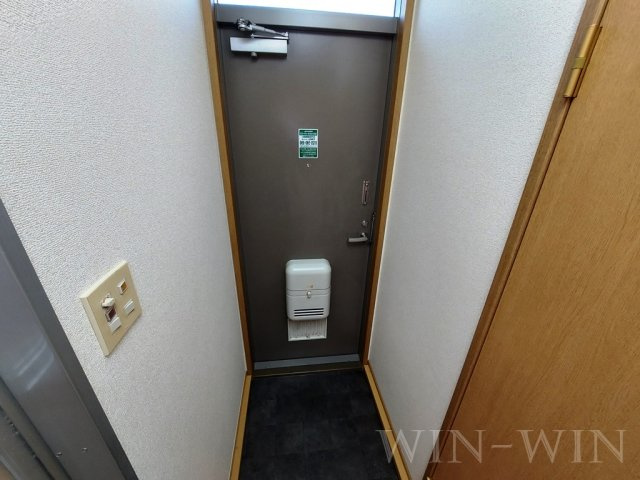 ビバ花田 Aの玄関