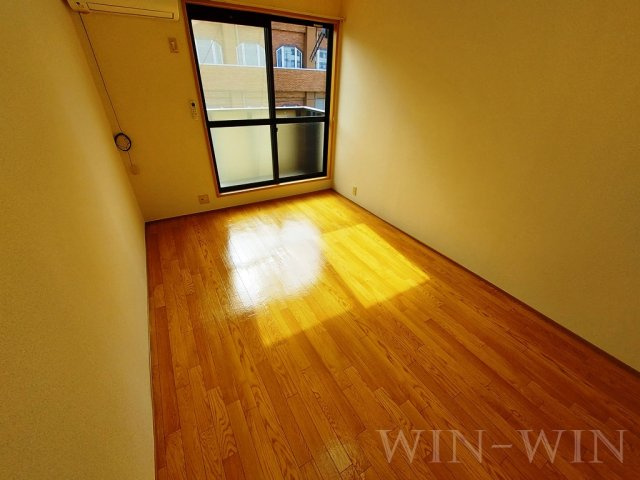 ビバ花田 Aの居間・リビング