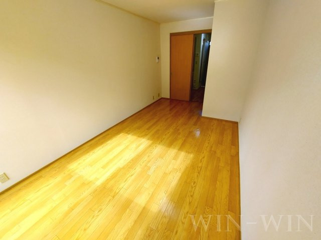 ビバ花田 Aの居間・リビング