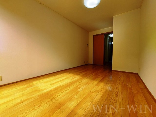 ビバ花田 Aの居間・リビング