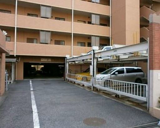 アイル313の駐車場