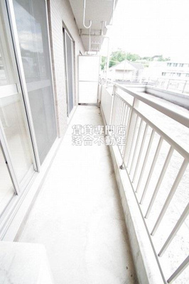 【バルコニー】 | ロワール | 南向き、日当たり良好◎