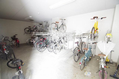 【設備】 | ロワール | 敷地内駐輪場完備