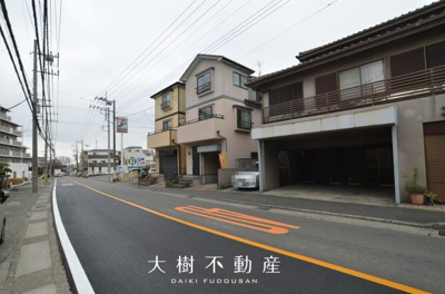 【前面道路含む現地写真】 | 綾瀬市大上3丁目 中古戸建て 全1棟【仲介手数料無料】 | ※令和8年3月上旬に撮影
