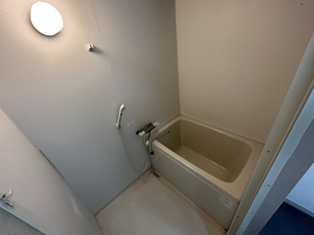 ロイヤルハイツ本多聞の浴室