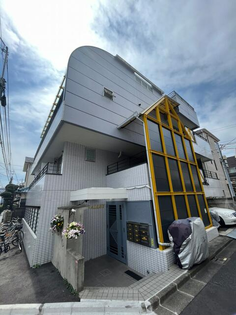 ファムズアリーの画像