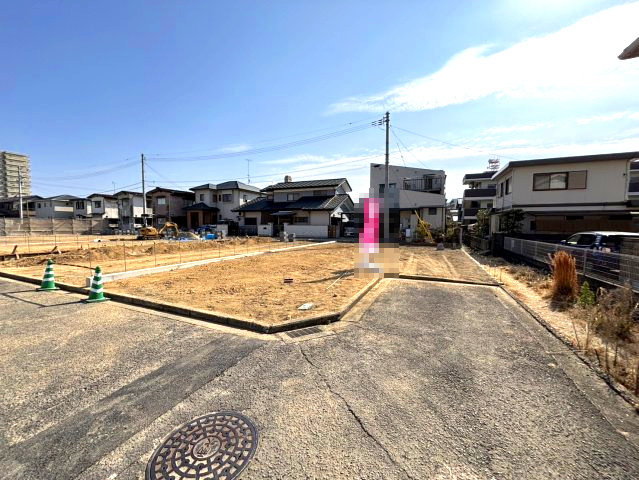 LAVIE土居田2503A　松山市土居田町の新築戸建の前面道路含む現地写真|前面道路含む現地写真です