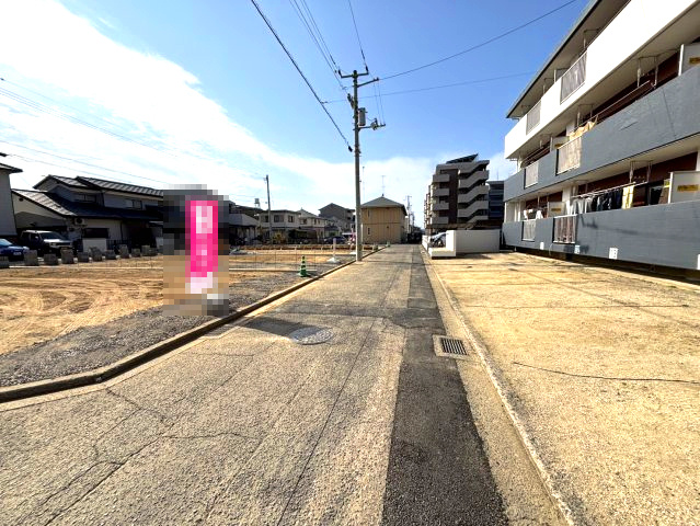 LAVIE土居田2503A　松山市土居田町の新築戸建の前面道路含む現地写真|前面道路含む現地写真です