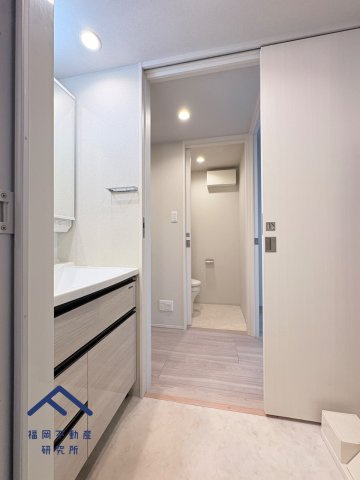 オープンレジデンシア高宮アベニューの玄関