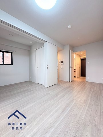 オープンレジデンシア高宮アベニューの居間・リビング