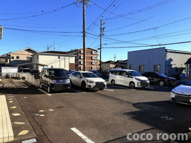 エスポワール２１の駐車場