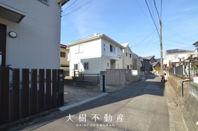 【前面道路含む現地写真】 | 綾瀬市上土棚中6丁目　中古戸建て【仲介手数料無料】