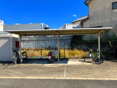 【その他共用部分】 | レオパレスＮＡＫＡＢＵＳＡ | 屋根付き駐輪場