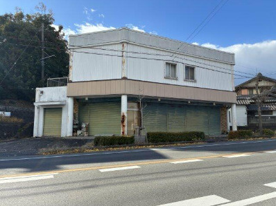 知多郡阿久比町大字植大字柿崎　中古戸建の前面道路含む現地写真