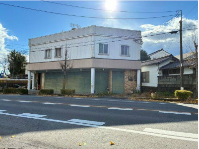 知多郡阿久比町大字植大字柿崎　中古戸建の前面道路含む現地写真
