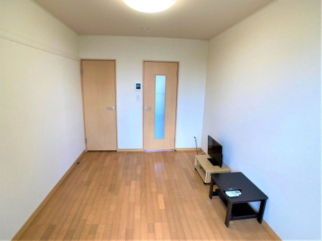 【居間・リビング】 | 設備・仕様は号室により異なる為、現況を優先致します。