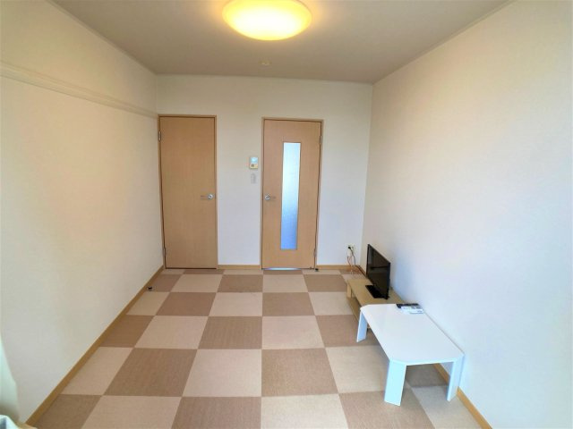 【居間・リビング】 | 設備・仕様は号室により異なる為、現況を優先致します。