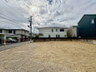 【外観】 | 周辺にはスーパーや薬局など、商業施設がそろっていますよ！とても住みやすい環境です！