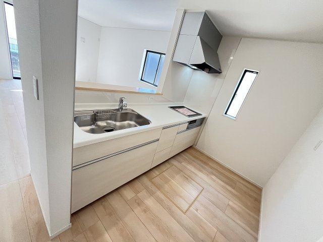 【キッチン】 | 福岡市南区長住7丁目第9　1号棟（全2棟）【仲介手数料無料・0円】 | 施工例。施工例は完成時と異なる場合があります。