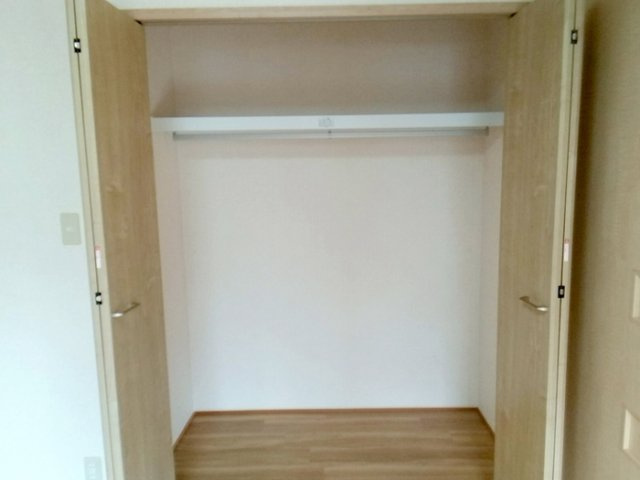 リビングタウン向中野　Ｄの収納