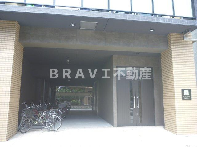 JPレジデンス大阪城東Ⅱ　BRAVI不動産のエントランス|【JP　RESIDENCE大阪城東Ⅱ】落ち着いたエントランスです
