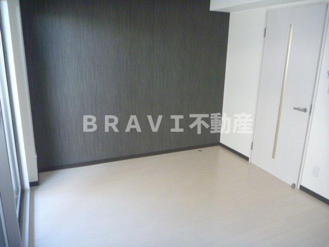 JPレジデンス大阪城東Ⅱ　BRAVI不動産の居間・リビング|【JP　RESIDENCE大阪城東Ⅱ】落ち着いて過ごせるお部屋なので、寝室にいかがでしょうか