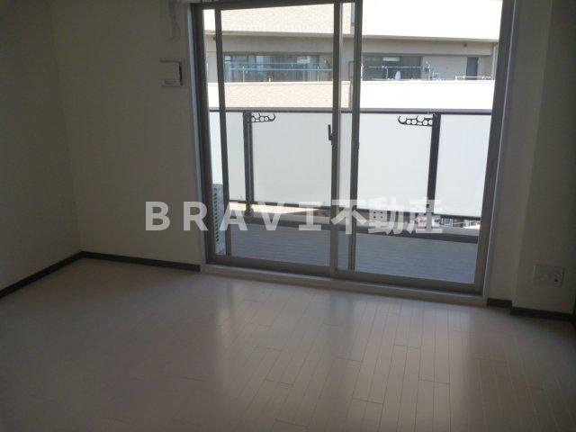 JPレジデンス大阪城東Ⅱ　BRAVI不動産の寝室|【JP　RESIDENCE大阪城東Ⅱ】リビングです