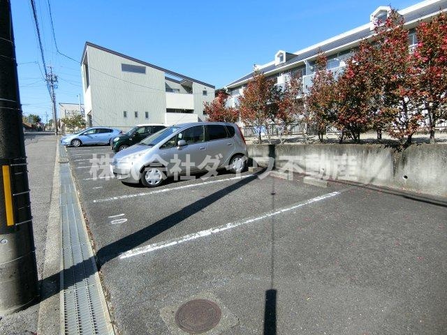 パークハウス竜美の駐車場