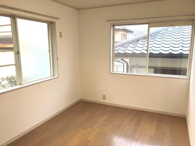 【内装】 | 光陽台１丁目戸建 | 明るい室内です