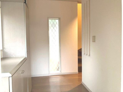 【玄関】 | 光陽台１丁目戸建 | きれいな玄関です