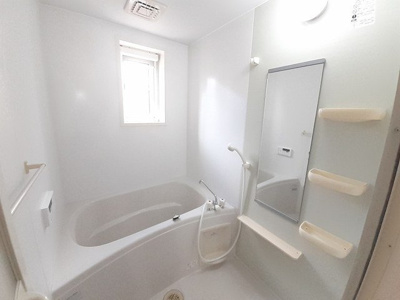 【浴室】 | カレント・ヴィラ | お風呂で日々の疲れを落としましょう