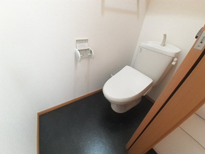 【トイレ】 | カレント・ヴィラ | 落ち着いた色調のトイレです