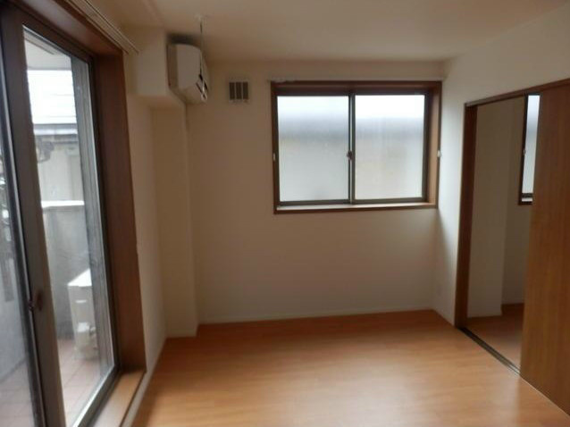 カーサ・カルムの居間・リビング|ゆったり過ごせるリビングです