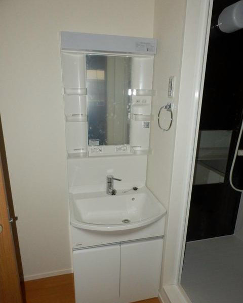 カーサ・カルムの独立洗面台|朝の身支度には欠かせない独立洗面化粧台