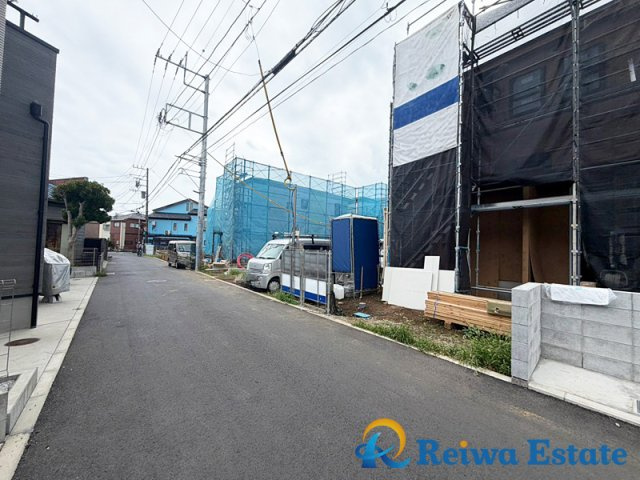 新築戸建　茅ヶ崎市香川1丁目の前面道路含む現地写真