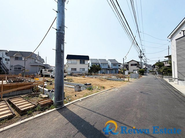 新築戸建　茅ヶ崎市香川1丁目の前面道路含む現地写真