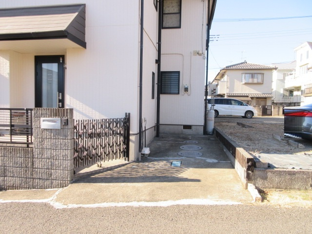 中古戸建　東松山市野田1319-174の駐車場