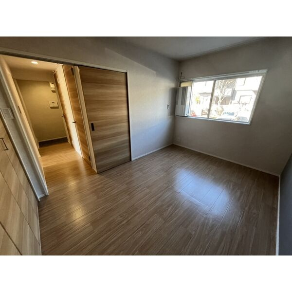 サンヒル上地の洋室