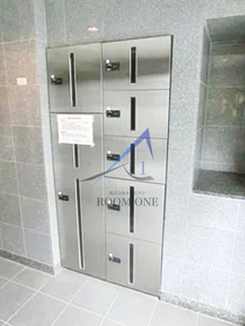 ルーブル都立家政のその他共用部分|宅配ボックスです。