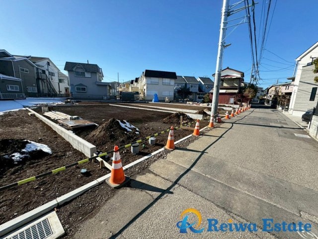 売地　茅ヶ崎市香川1丁目の前面道路含む現地写真