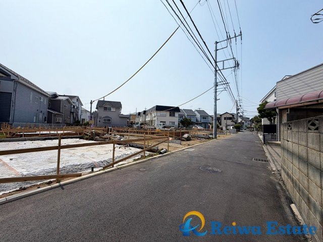 新築戸建　茅ヶ崎市香川1丁目の前面道路含む現地写真