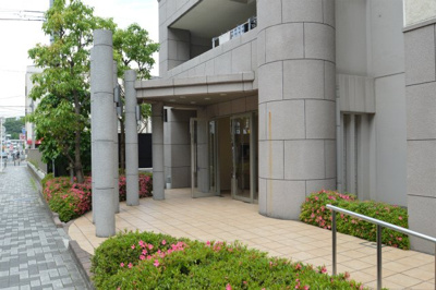 【外観パース】 | ネバーランド江坂垂水町 | 現在ご返済中のカーローン・カードローン・教育ローンなどを住宅ローンに一本化したり、家具家電購入費用・引越し費用を住宅ローンと組み合わせるなど、お客さまにメリットの多い住宅ローンのご提案が可能です。