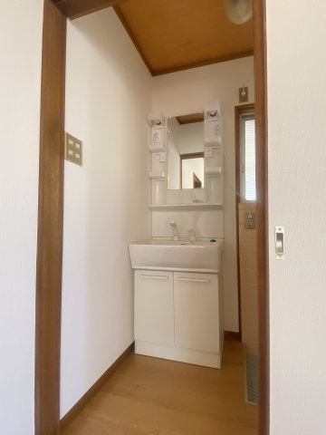 青山一戸建の浴室