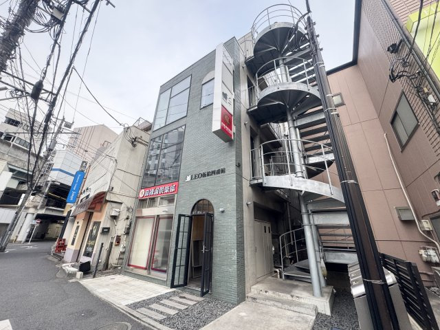 LEO伍拾四番館の外観