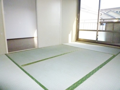 【和室】 | シャトー志紀 | 明るい和室です