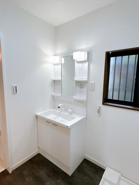 【独立洗面台】