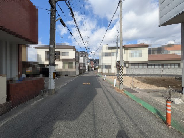 【前面道路含む現地写真】