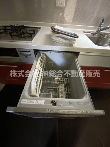 池島町2丁目中古戸建のキッチン|食洗機があり洗い物の手間が省けます♪
