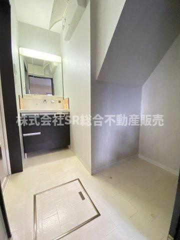 池島町2丁目中古戸建の脱衣所|室内洗濯機置場もあり、使いやすい脱衣場です！