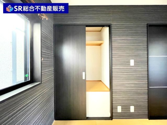 池島町2丁目中古戸建のキッチン|シンクは洗い物をするのに十分なスペースがあります。